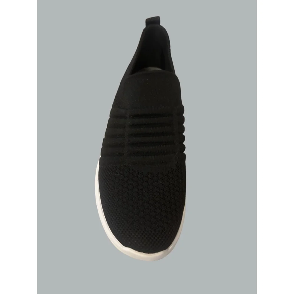 Clarks size 8.5 Wide, Women's Black Slip-On Sneakers Size 8.5